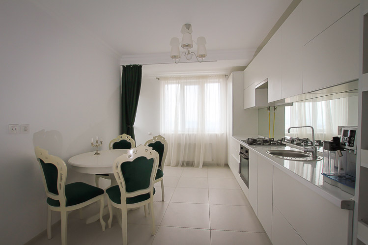 Bright Botanica Apartment is a 3 rooms apartment for rent in Chisinau, Moldova